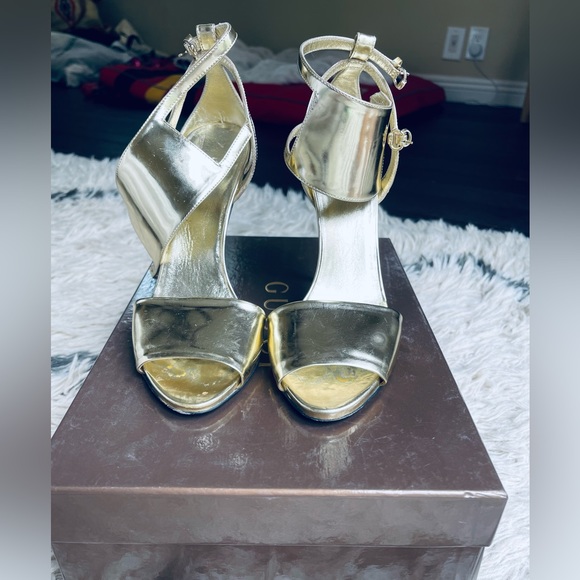 Gucci gold heels size 7 - Picture 2 of 9
